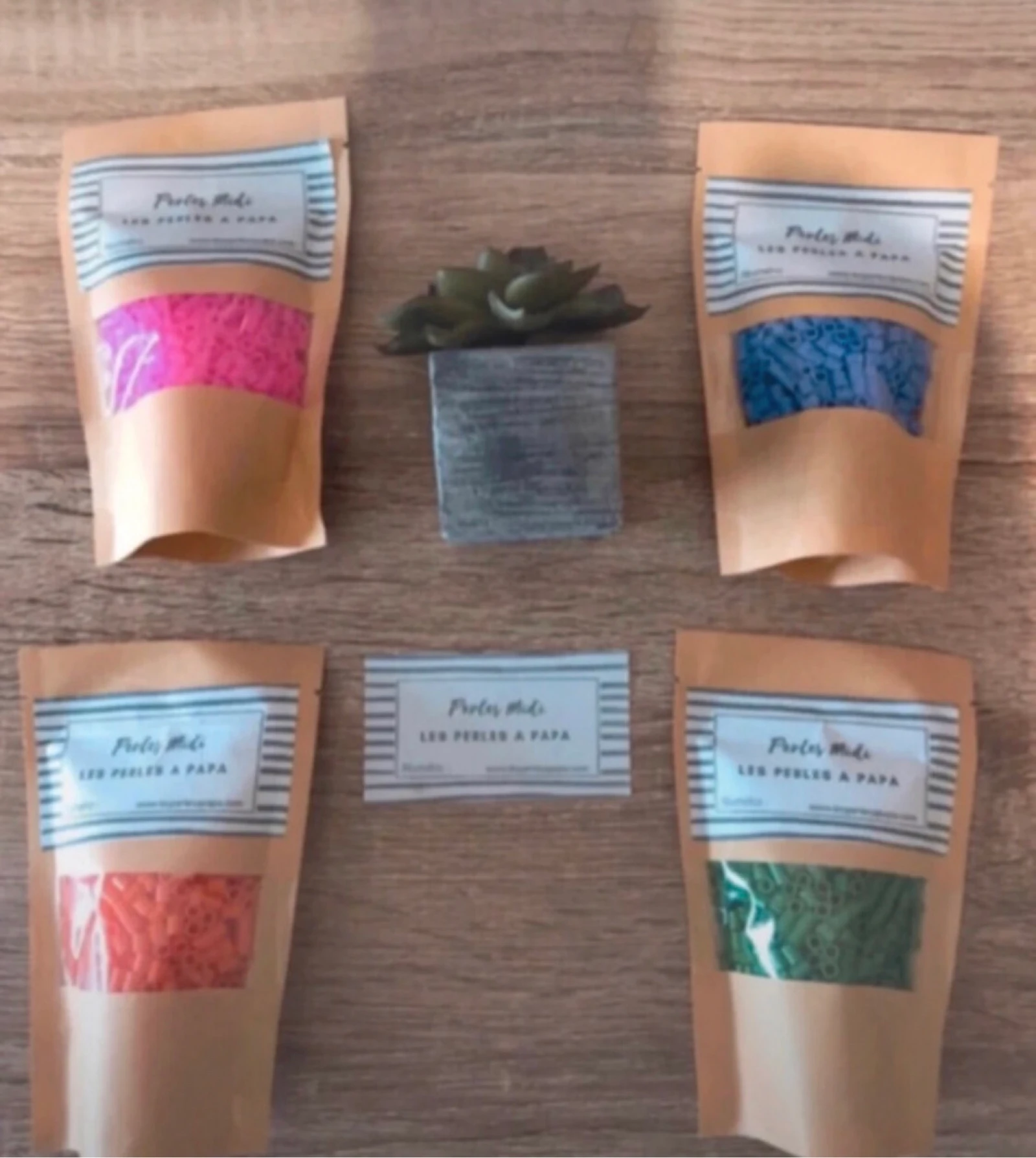 Lot de 4 sachets de perles à repasser 
